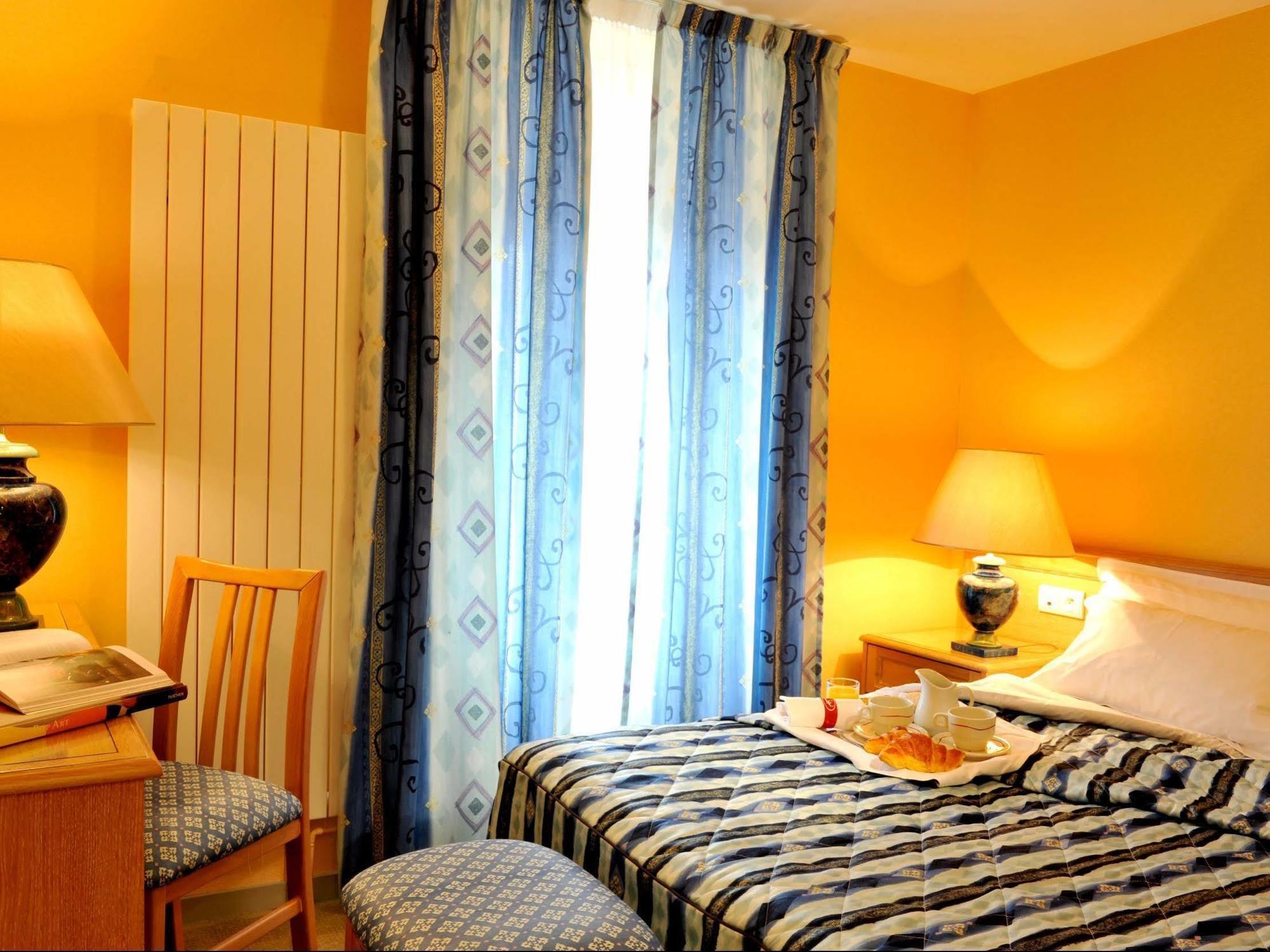Logis Hotel Le Continental Châteauroux Екстериор снимка