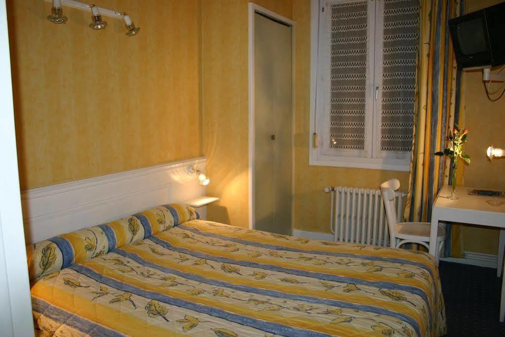 Logis Hotel Le Continental Châteauroux Екстериор снимка
